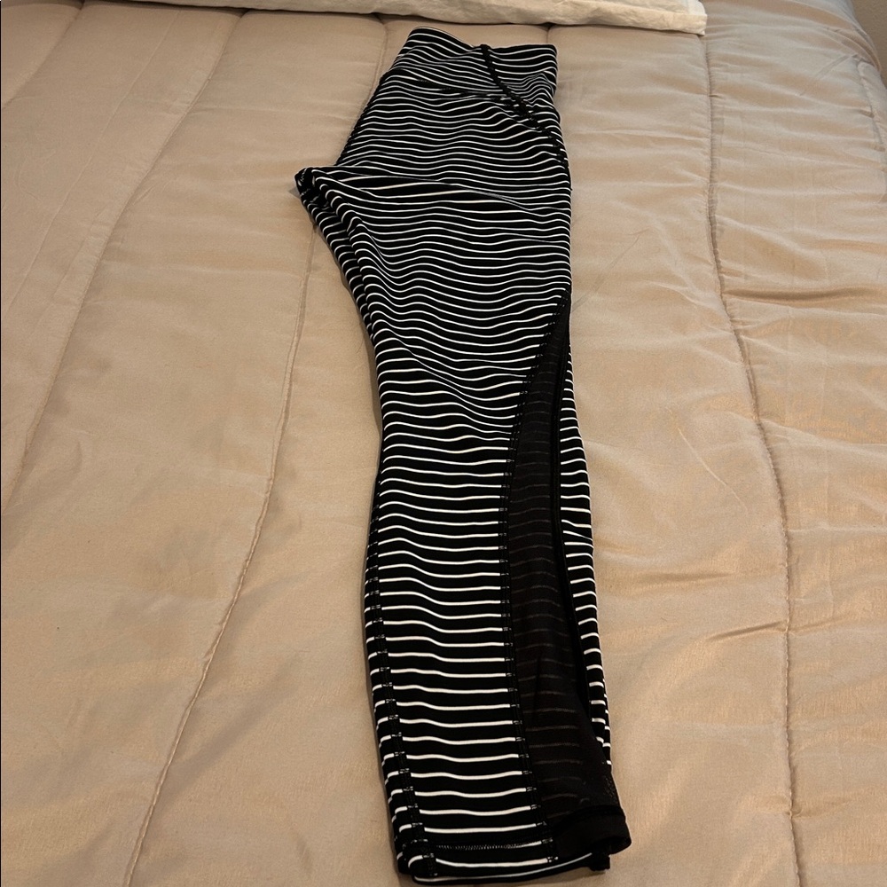 Lululemon - Picture 2 of 6